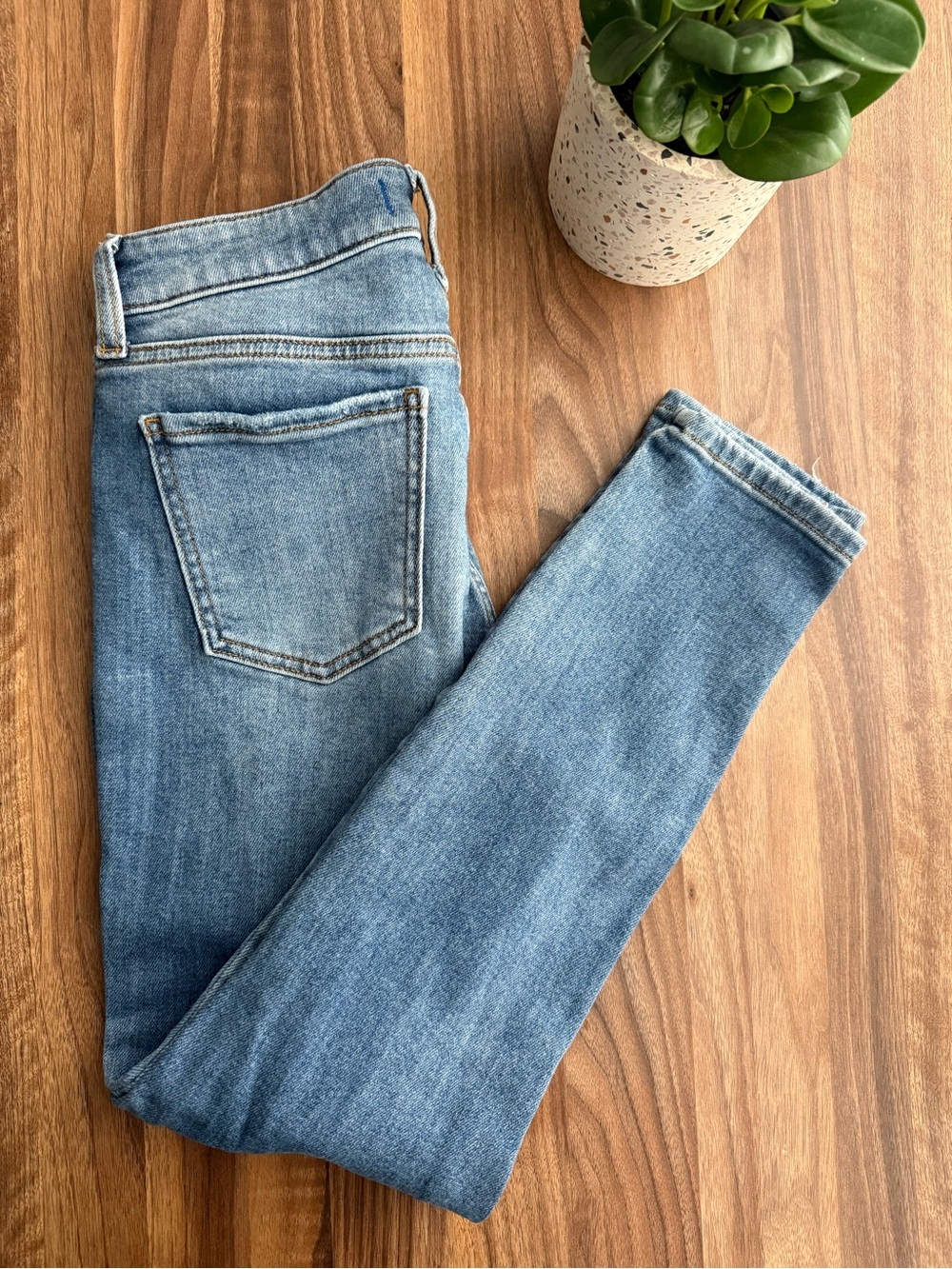 Studio Blue Light Wash Distressed Skinny Jeans 27